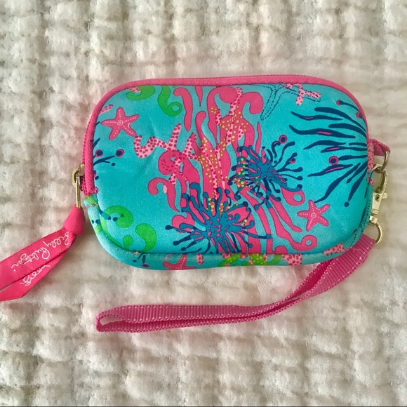 Lilly Pulitzer Handbags - Lilly Pulitzer Coin Purse Sea Coral Aqua Pink